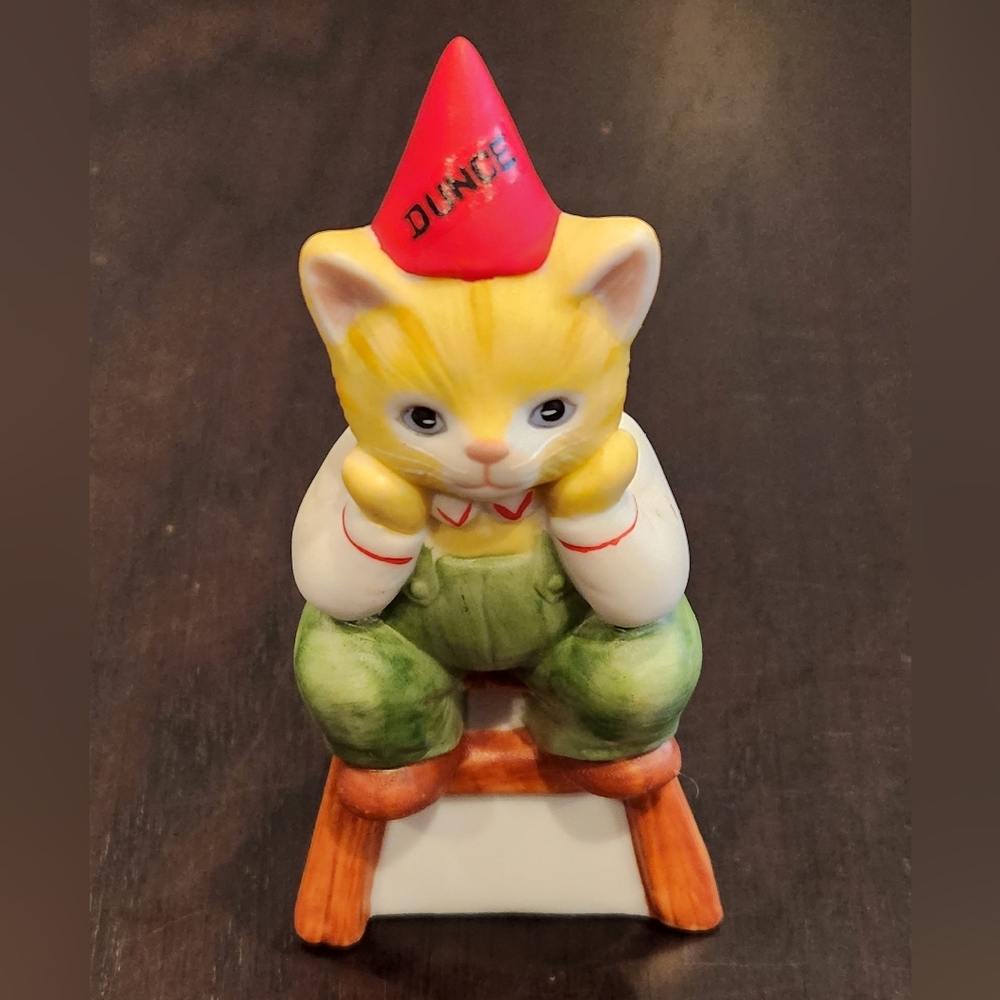 1990 Kitty Cucumber, Dunce Kitty
